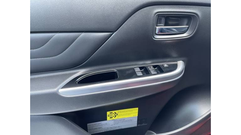 MITSUBISHI - L200 TRITON - 2023/2023 - Vermelha - R$ 220.000,00