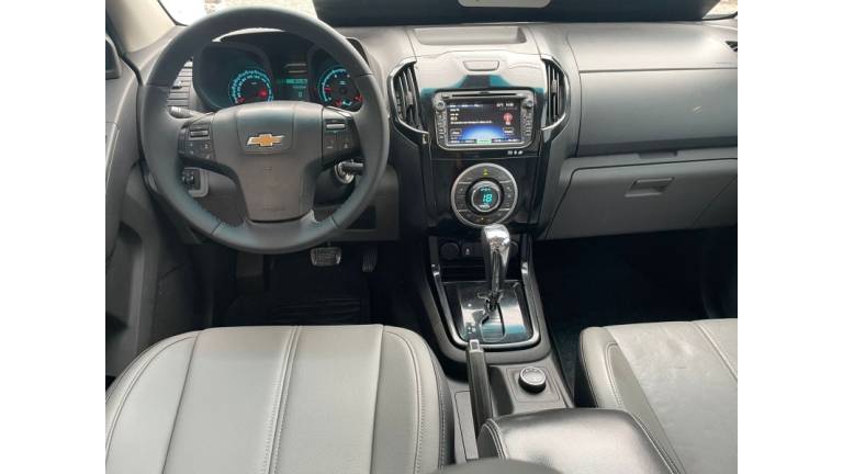 CHEVROLET - S10 - 2016/2016 - Branca - R$ 129.900,00