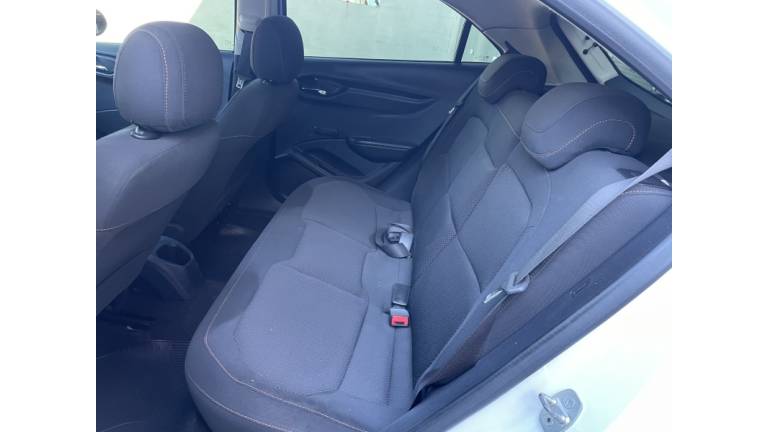 CHEVROLET - ONIX - 2013/2013 - Branca - R$ 46.900,00