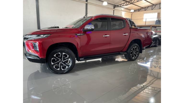 MITSUBISHI - L200 TRITON - 2023/2023 - Vermelha - R$ 220.000,00