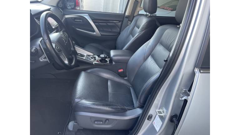 MITSUBISHI - PAJERO SPORT - 2020/2020 - Prata - R$ 219.900,00