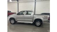 TOYOTA - HILUX - 2013/2013 - Prata - R$ 135.000,00