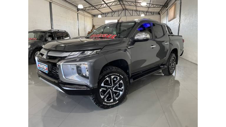MITSUBISHI - L200 TRITON - 2023/2024 - Cinza - R$ 237.000,00