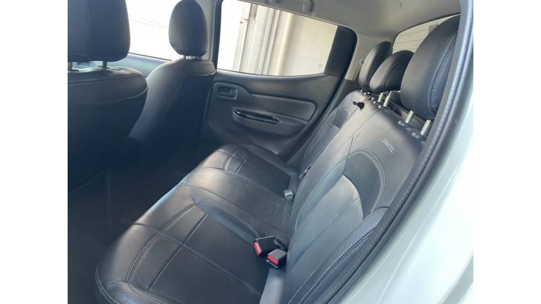 MITSUBISHI - L200 TRITON - 2023/2023 - Branca - R$ 156.000,00