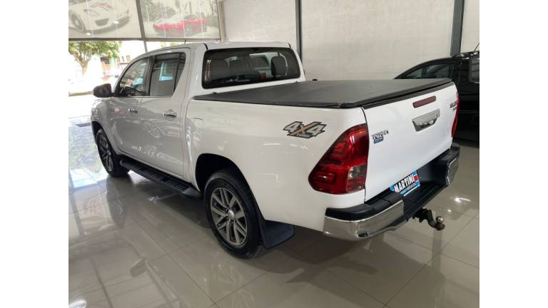 TOYOTA - HILUX - 2017/2017 - Branca - R$ 187.000,00