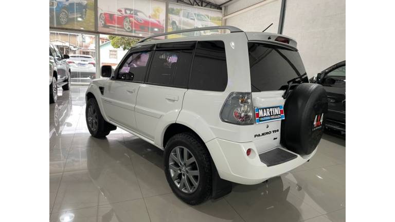 MITSUBISHI - PAJERO TR4 - 2014/2014 - Branca - R$ 61.900,00