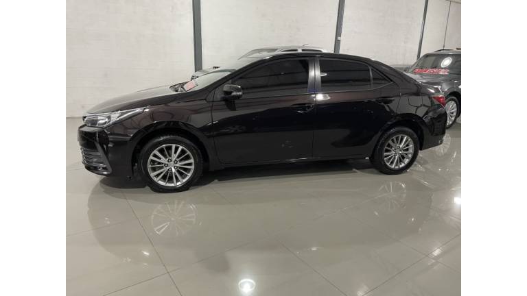 TOYOTA - COROLLA - 2018/2018 - Marrom - R$ 87.900,00