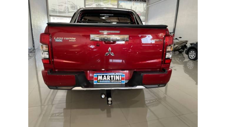 MITSUBISHI - L200 TRITON - 2023/2023 - Vermelha - R$ 220.000,00