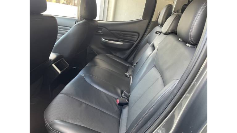 MITSUBISHI - L200 TRITON - 2023/2024 - Cinza - R$ 237.000,00