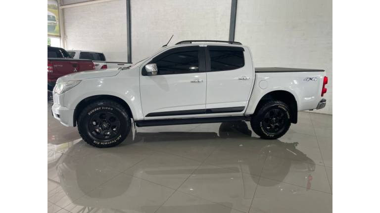 CHEVROLET - S10 - 2016/2016 - Branca - R$ 129.900,00