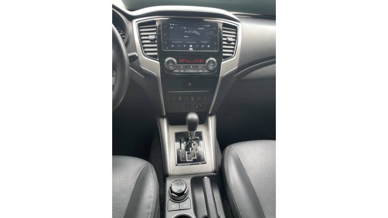 MITSUBISHI - L200 TRITON - 2023/2023 - Branca - R$ 217.000,00