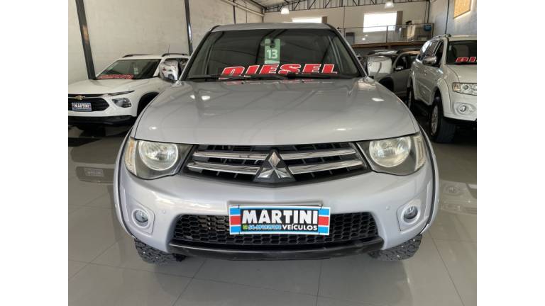 MITSUBISHI - L200 TRITON - 2013/2013 - Prata - R$ 103.900,00