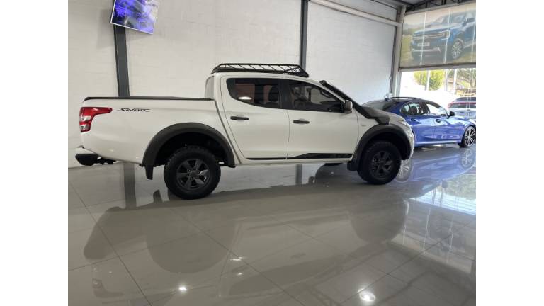 MITSUBISHI - L200 TRITON - 2023/2023 - Branca - R$ 156.000,00