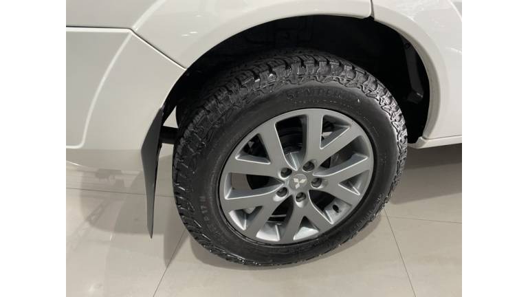 MITSUBISHI - PAJERO TR4 - 2014/2014 - Branca - R$ 61.900,00