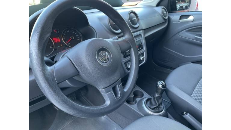 VOLKSWAGEN - SAVEIRO - 2015/2015 - Preta - R$ 48.500,00