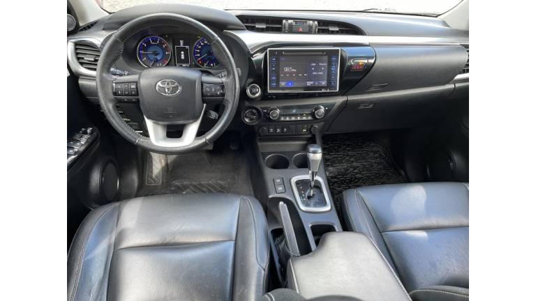 TOYOTA - HILUX - 2017/2017 - Branca - R$ 185.000,00