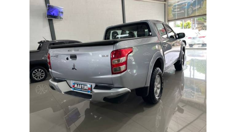 MITSUBISHI - L200 TRITON - 2020/2020 - Prata - R$ 137.900,00