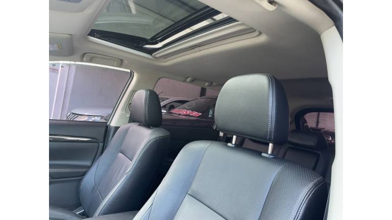 MITSUBISHI - OUTLANDER - 2016/2016 - Prata - R$ 99.000,00