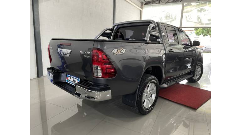 TOYOTA - HILUX - 2018/2018 - Cinza - R$ 185.000,00