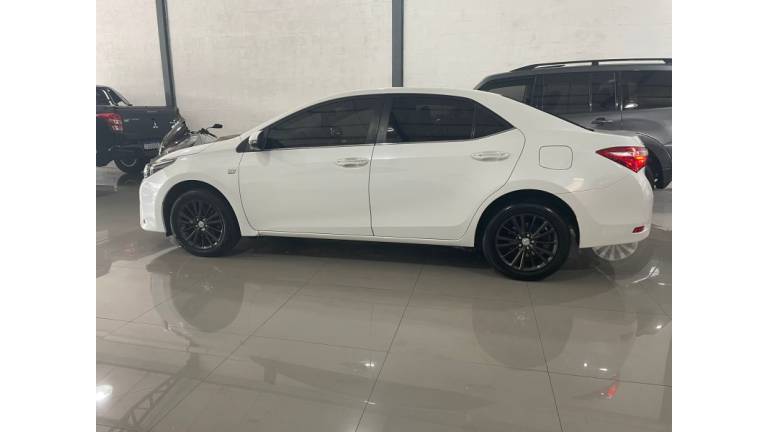 TOYOTA - COROLLA - 2015/2015 - Branca - R$ 89.900,00