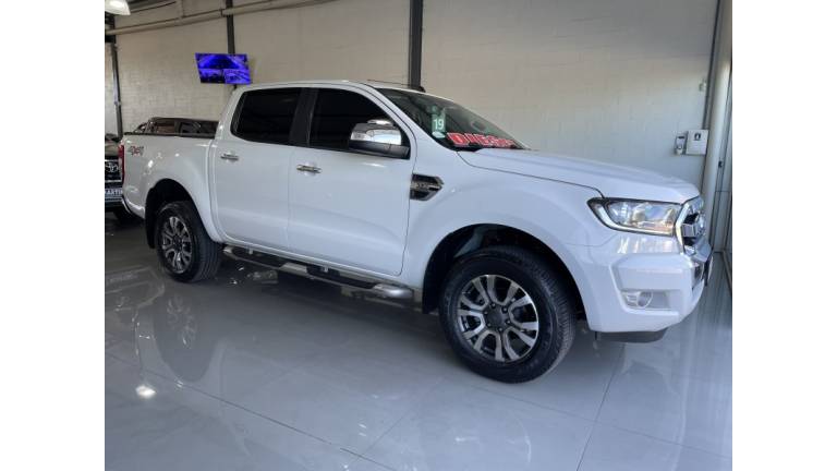 FORD - RANGER - 2019/2019 - Branca - R$ 148.900,00