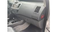 TOYOTA - HILUX - 2013/2013 - Prata - R$ 135.000,00