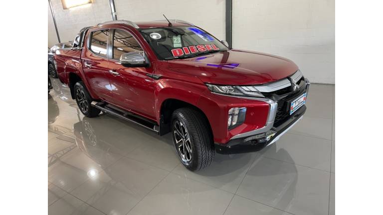 MITSUBISHI - L200 TRITON - 2023/2023 - Vermelha - R$ 220.000,00