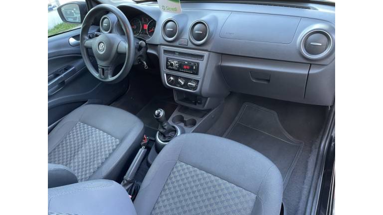VOLKSWAGEN - SAVEIRO - 2015/2015 - Preta - R$ 48.500,00