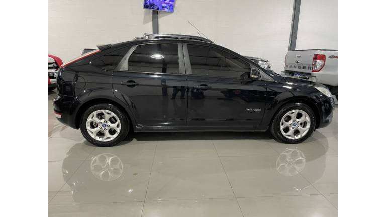 FORD - FOCUS - 2012/2012 - Preta - R$ 48.900,00