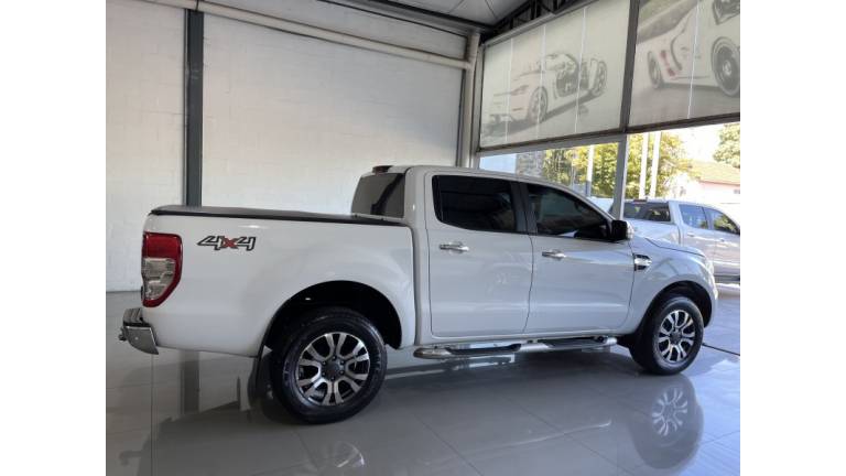 FORD - RANGER - 2019/2019 - Branca - R$ 148.900,00
