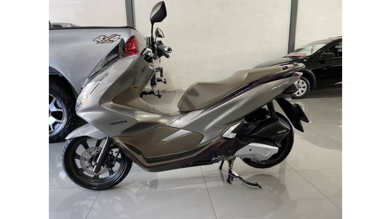 HONDA - PCX - 2022/2022 - Prata - R$ 19.900,00