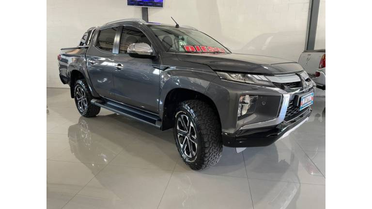MITSUBISHI - L200 TRITON - 2024/2024 - Cinza - R$ 229.900,00