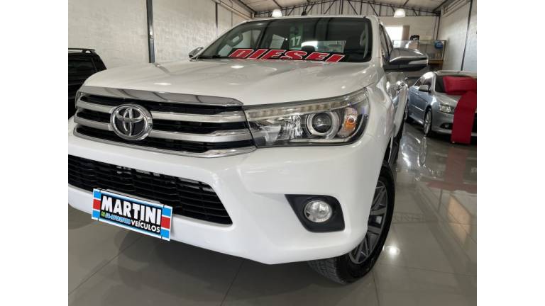 TOYOTA - HILUX - 2017/2017 - Branca - R$ 185.000,00