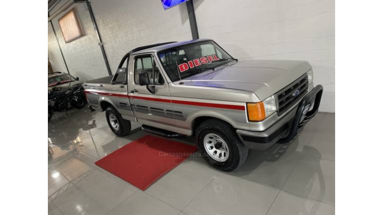 FORD - F-1000 - 1994/1994 - Prata - R$ 135.000,00