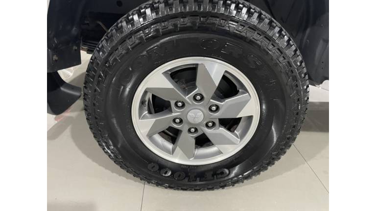 MITSUBISHI - L200 TRITON - 2019/2019 - Branca - R$ 135.000,00