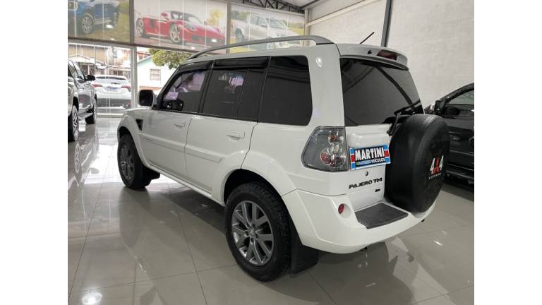 MITSUBISHI - PAJERO TR4 - 2014/2014 - Branca - R$ 61.900,00