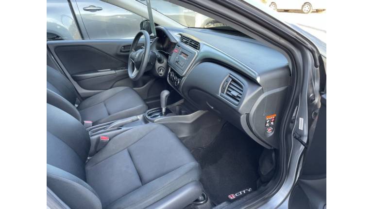 HONDA - CITY - 2015/2015 - Cinza - R$ 68.000,00