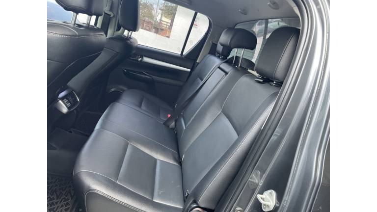 TOYOTA - HILUX - 2017/2017 - Cinza - R$ 187.000,00