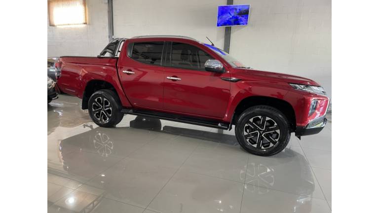 MITSUBISHI - L200 TRITON - 2023/2023 - Vermelha - R$ 220.000,00