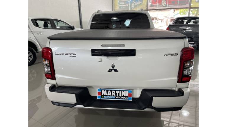MITSUBISHI - L200 TRITON - 2023/2023 - Branca - R$ 217.000,00