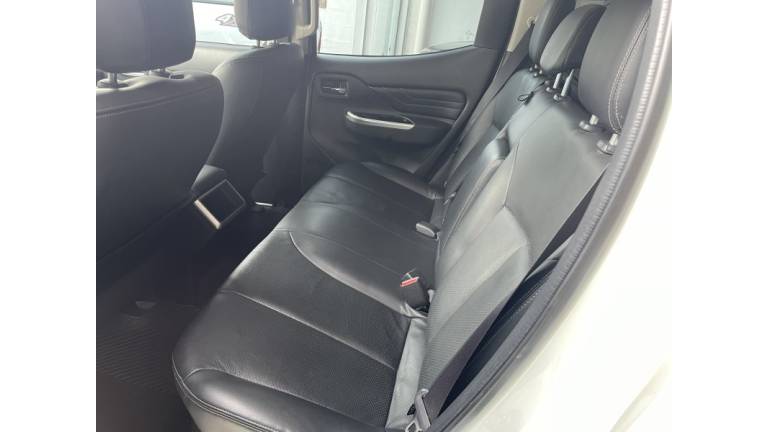 MITSUBISHI - L200 TRITON - 2023/2023 - Branca - R$ 217.000,00