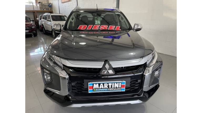 MITSUBISHI - L200 TRITON - 2023/2024 - Cinza - R$ 237.000,00