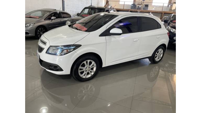 CHEVROLET - ONIX - 2013/2013 - Branca - R$ 46.900,00
