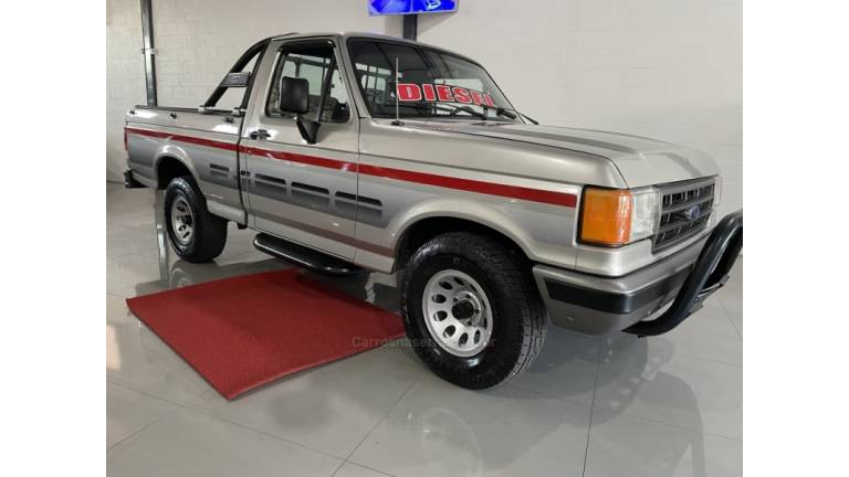 FORD - F-1000 - 1994/1994 - Prata - R$ 135.000,00