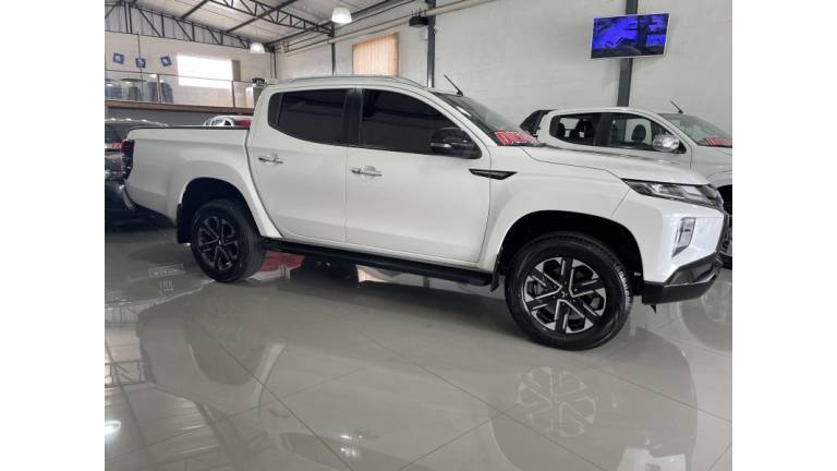 MITSUBISHI - L200 TRITON - 2023/2023 - Branca - R$ 217.000,00