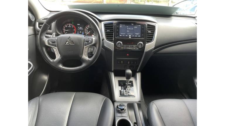 MITSUBISHI - L200 TRITON - 2023/2024 - Cinza - R$ 237.000,00