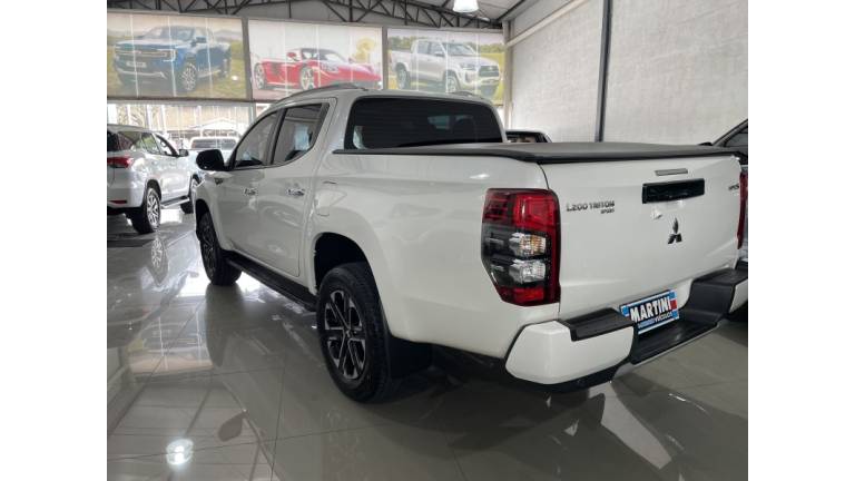 MITSUBISHI - L200 TRITON - 2023/2023 - Branca - R$ 217.000,00