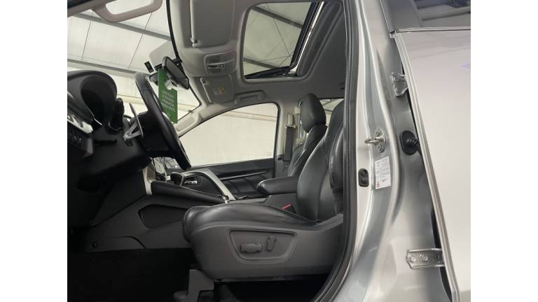 MITSUBISHI - PAJERO SPORT - 2020/2020 - Prata - R$ 219.900,00