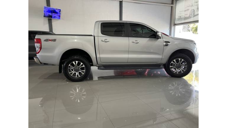 FORD - RANGER - 2021/2021 - Prata - R$ 163.900,00