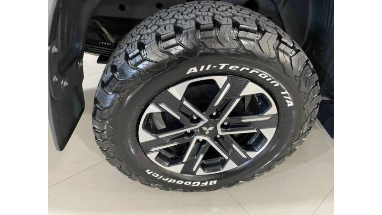 MITSUBISHI - L200 TRITON - 2024/2024 - Cinza - R$ 229.900,00